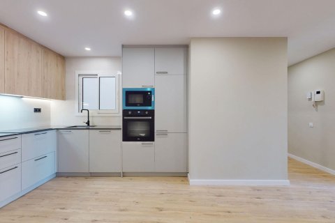 Apartamento de 4 dormitorios en venta en Barcelona, Cataluña, Spain № 6191 - foto 6