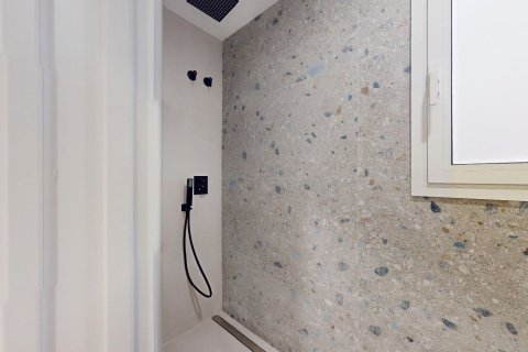 Apartamento de 4 dormitorios en venta en Barcelona, Cataluña, Spain № 6191 - foto 27