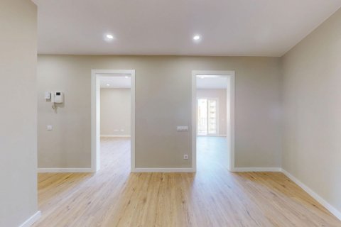 Apartamento de 4 dormitorios en venta en Barcelona, Cataluña, Spain № 6191 - foto 14