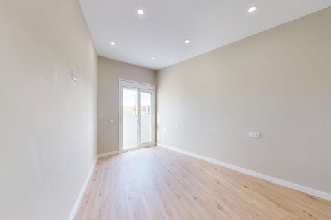 Apartamento de 4 dormitorios en venta en Barcelona, Cataluña, Spain № 6191 - foto 16