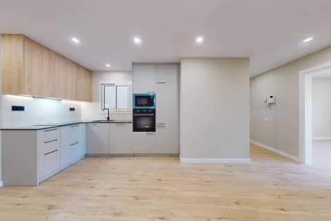 Apartamento de 4 dormitorios en venta en Barcelona, Cataluña, Spain № 6191 - foto 12