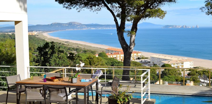 Сasa de 4 dormitorios en venta en Begur, Gerona, Cataluña, Spain № 6196