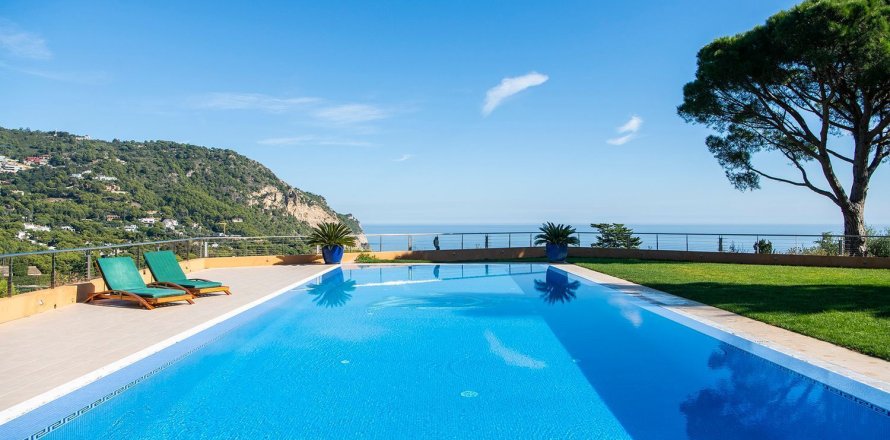 Сasa de 6 dormitorios en venta en Begur, Gerona, Cataluña, Spain № 6195
