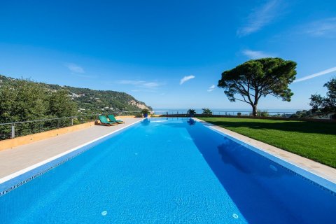 Сasa de 6 dormitorios en venta en Begur, Gerona, Cataluña, Spain № 6195 - foto 2
