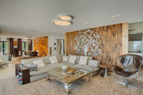 Купить дом в Калонже, Испания с 6 комнат, 532м², № 6190 - фото 11