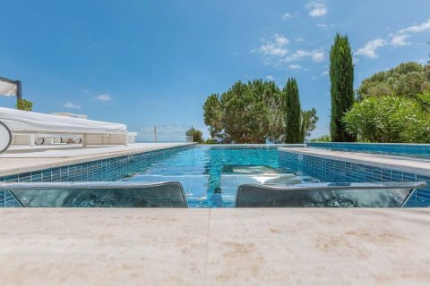 Купить дом в Калонже, Испания с 6 комнат, 532м², № 6190 - фото 13
