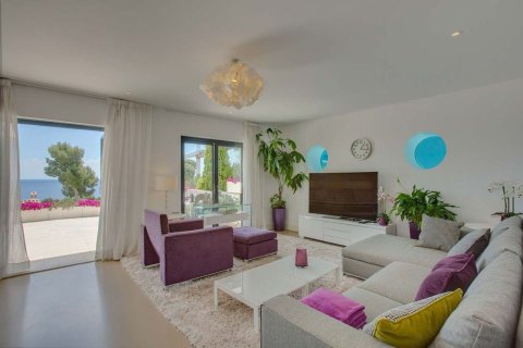 Купить дом в Калонже, Испания с 6 комнат, 532м², № 6190 - фото 23