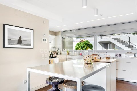Сasa de 6 dormitorios en venta en Barcelona, Cataluña, Spain № 6047 - foto 8