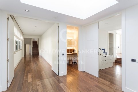Сasa de 7 dormitorios en venta en Barcelona, Cataluña, Spain № 6051 - foto 18