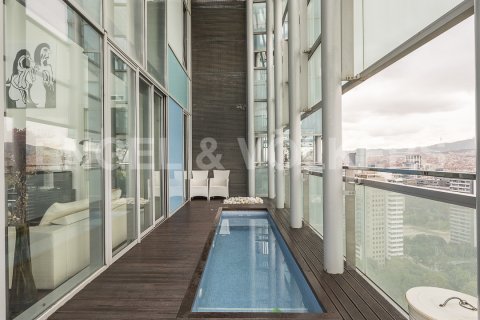 Ático de 3 dormitorios en venta en Sant Martí, Barcelona, Cataluña, Spain № 2647 - foto 11