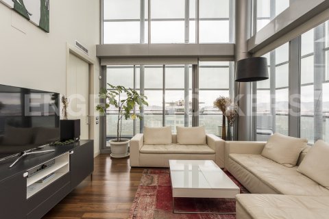 Ático de 3 dormitorios en venta en Sant Martí, Barcelona, Cataluña, Spain № 2647 - foto 19