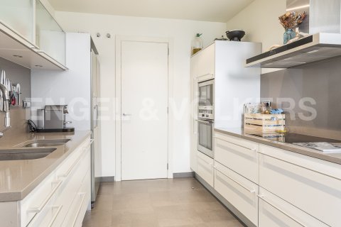 Ático de 3 dormitorios en venta en Sant Martí, Barcelona, Cataluña, Spain № 2647 - foto 27