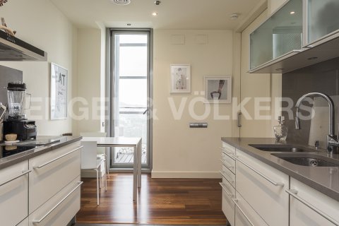 Ático de 3 dormitorios en venta en Sant Martí, Barcelona, Cataluña, Spain № 2647 - foto 26