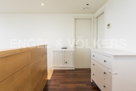 Ático de 3 dormitorios en venta en Sant Martí, Barcelona, Cataluña, Spain № 2647 - foto 2