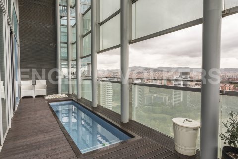 Ático de 3 dormitorios en venta en Sant Martí, Barcelona, Cataluña, Spain № 2647 - foto 10