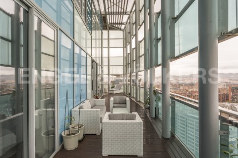 Ático de 3 dormitorios en venta en Sant Martí, Barcelona, Cataluña, Spain № 2647 - foto 8