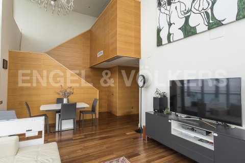 Ático de 3 dormitorios en venta en Sant Martí, Barcelona, Cataluña, Spain № 2647 - foto 24