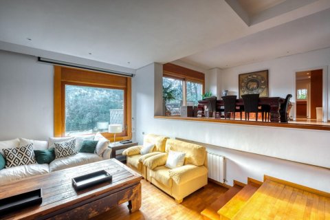 Сasa de 6 dormitorios en venta en Sant Cugat del Vallès, Barcelona, Cataluña, Spain № 1438 - foto 4
