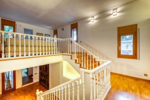 Сasa de 6 dormitorios en venta en Sant Cugat del Vallès, Barcelona, Cataluña, Spain № 1438 - foto 11