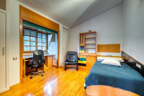 Сasa de 6 dormitorios en venta en Sant Cugat del Vallès, Barcelona, Cataluña, Spain № 1438 - foto 23