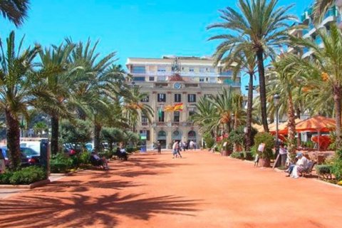 1294 sq.m. commercial property for sale in Lloret de Mar, Girona, Catalonia, Spain № 1443 - photo 3