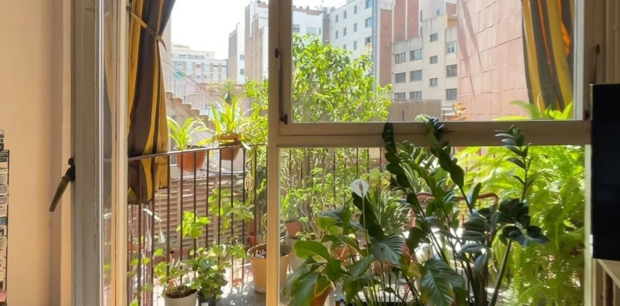 Apartamento de 5 dormitorios en venta en Barcelona, Cataluña, Spain № 2275