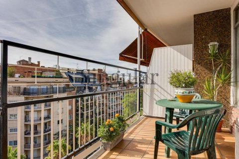 Apartamento de 5 dormitorios en venta en Barcelona, Cataluña, Spain № 2277