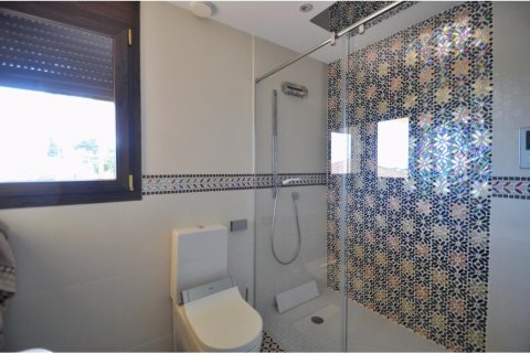 Сasa de 8 dormitorios en venta en Lloret de Mar, Gerona, Cataluña, Spain № 1362 - foto 9