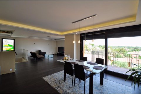 Сasa de 8 dormitorios en venta en Lloret de Mar, Gerona, Cataluña, Spain № 1362 - foto 6