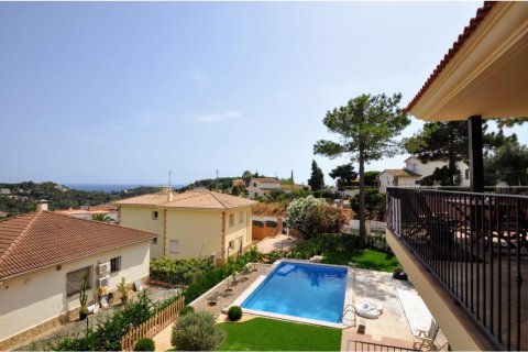 Сasa de 8 dormitorios en venta en Lloret de Mar, Gerona, Cataluña, Spain № 1362 - foto 2