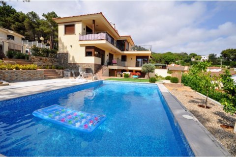 Сasa de 8 dormitorios en venta en Lloret de Mar, Gerona, Cataluña, Spain № 1362 - foto 13