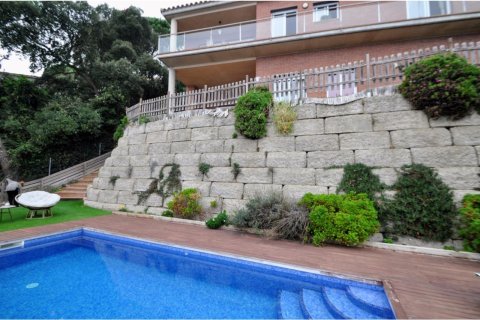 Сasa de 6 dormitorios en venta en Lloret de Mar, Gerona, Cataluña, Spain № 1363 - foto 17