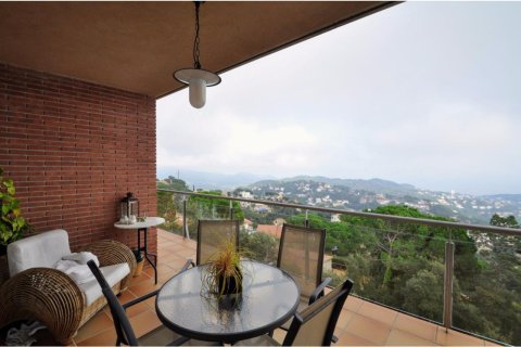 Сasa de 6 dormitorios en venta en Lloret de Mar, Gerona, Cataluña, Spain № 1363