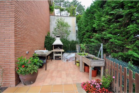 Сasa de 6 dormitorios en venta en Lloret de Mar, Gerona, Cataluña, Spain № 1363 - foto 15