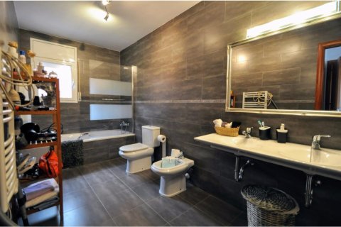 Сasa de 6 dormitorios en venta en Lloret de Mar, Gerona, Cataluña, Spain № 1363 - foto 7