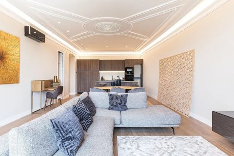 2 bedrooms apartment for sale in Barcelona, Catalonia, Spain № 1364 - photo 3