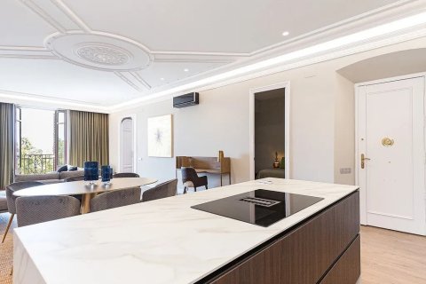 2 bedrooms apartment for sale in Barcelona, Catalonia, Spain № 1364 - photo 13
