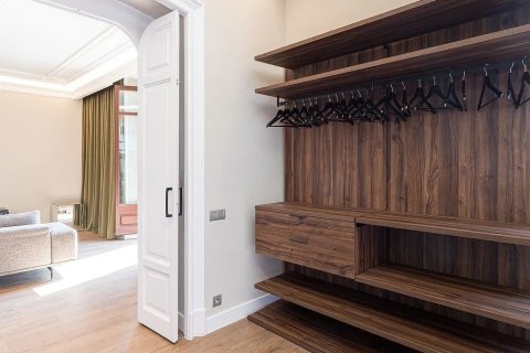 2 bedrooms apartment for sale in Barcelona, Catalonia, Spain № 1364 - photo 18