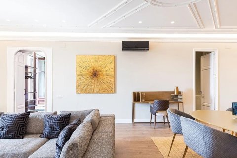 2 bedrooms apartment for sale in Barcelona, Catalonia, Spain № 1364 - photo 8