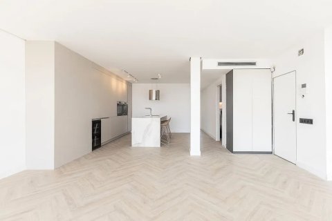 Apartamento de 2 dormitorios en venta en Barcelona, Cataluña, Spain № 1366 - foto 9