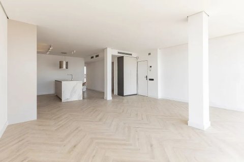 Apartamento de 2 dormitorios en venta en Barcelona, Cataluña, Spain № 1366 - foto 11