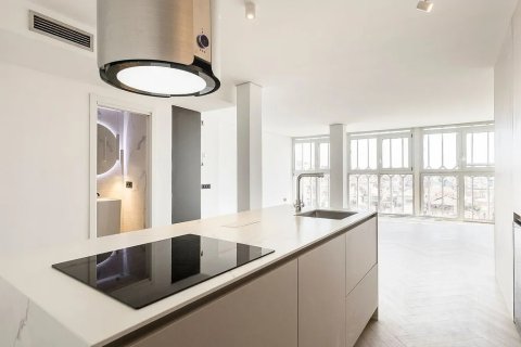 Apartamento de 2 dormitorios en venta en Barcelona, Cataluña, Spain № 1366 - foto 7