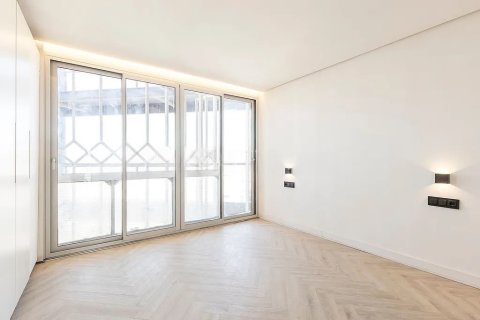 Apartamento de 2 dormitorios en venta en Barcelona, Cataluña, Spain № 1366 - foto 29