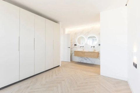 Apartamento de 2 dormitorios en venta en Barcelona, Cataluña, Spain № 1366 - foto 27