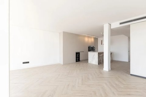 Apartamento de 2 dormitorios en venta en Barcelona, Cataluña, Spain № 1366 - foto 10