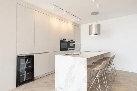 Apartamento de 2 dormitorios en venta en Barcelona, Cataluña, Spain № 1366 - foto 3