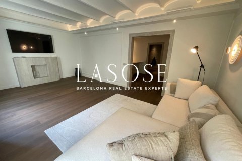 3 bedrooms apartment for sale in Eixample, Barcelona, Catalonia, Spain № 2467 - photo 20