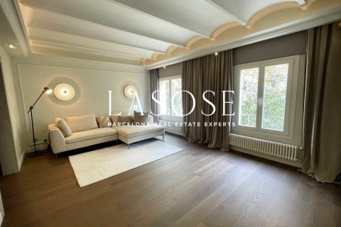 3 bedrooms apartment for sale in Eixample, Barcelona, Catalonia, Spain № 2467 - photo 26