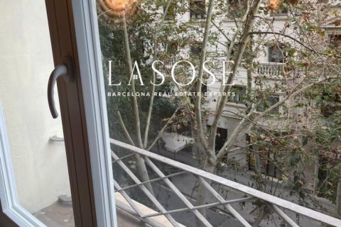 3 bedrooms apartment for sale in Eixample, Barcelona, Catalonia, Spain № 2467 - photo 14