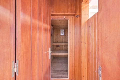 Сasa de 5 dormitorios en venta en Blanes, Gerona, Cataluña, Spain № 2470 - foto 19